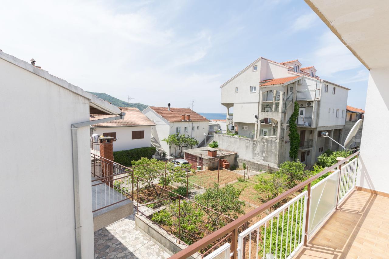 Apartments Visnja Primosten Exterior photo