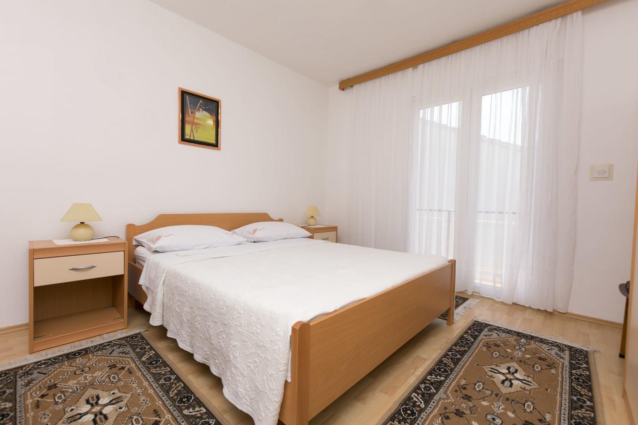 Apartments Visnja Primosten Exterior photo