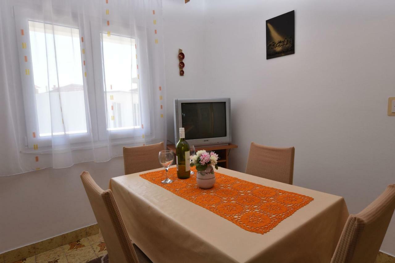 Apartments Visnja Primosten Room photo
